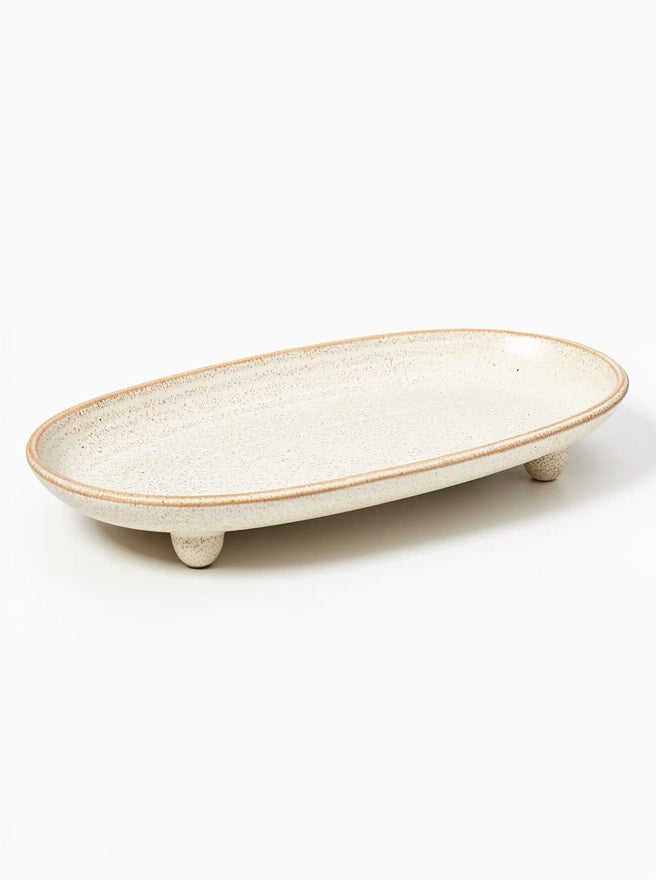 Technische titel: "Elegante Ovaalvormige Servies met Poten - Minimalistisch Design"